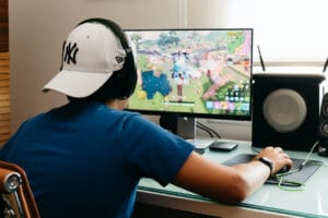 Game Coaching - Tiener speelt Fortnite